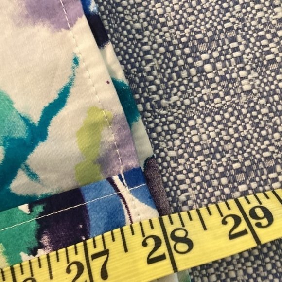 DRAPERS & Damons Womans Blouse with multi color floral leaf pattern size medium. - Picture 9 of 9